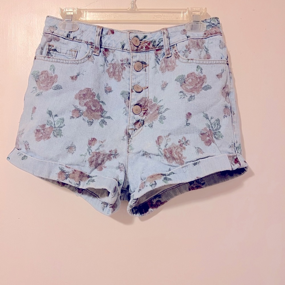 Bdg high rise denim shorts size 27